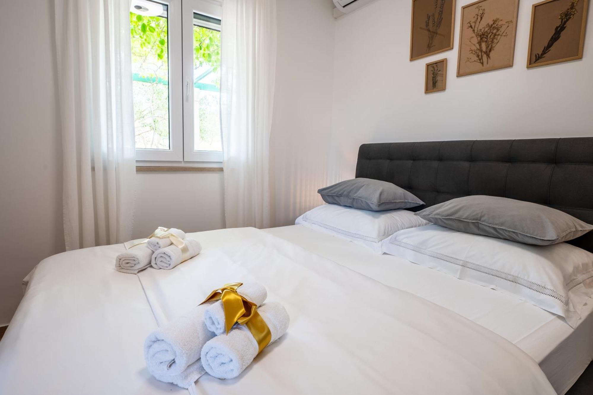 Villa Mista Sutivan Kültér fotó